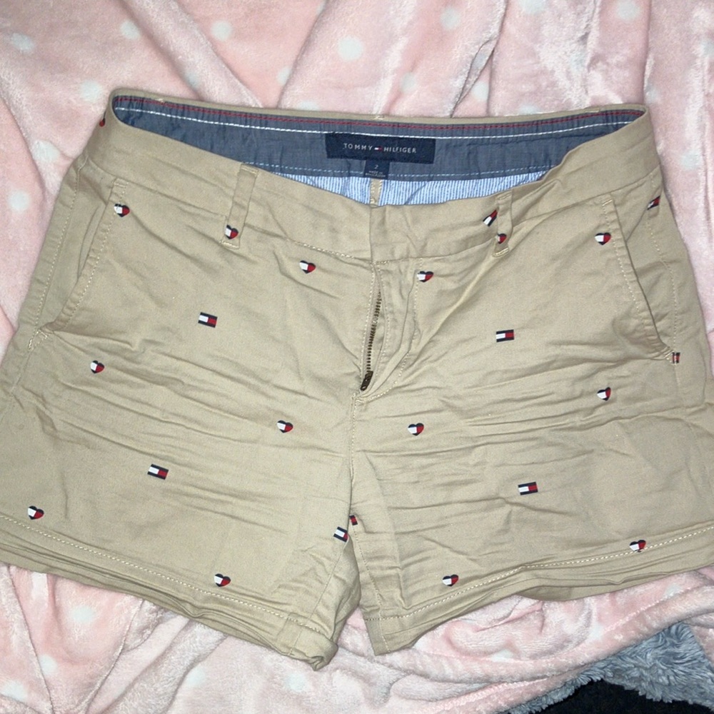 Tommy Hilfiger Tan Cargo Shorts with Embroidered Details